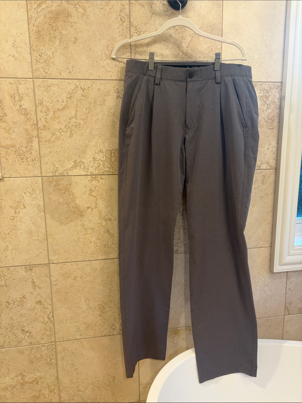 Under Armour Men's Gray Dress Pants 34W x 32L